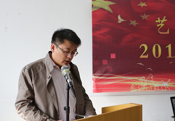 学院党委常务副书记杨峰宣读表彰决定.jpg